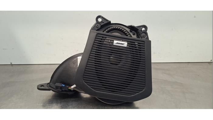 Caisson de graves Renault Clio