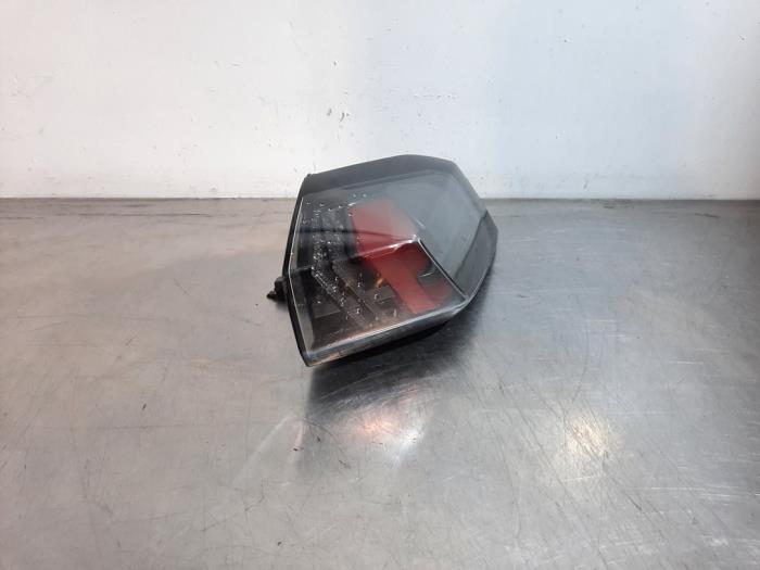 Feu arrière droit Peugeot 2008