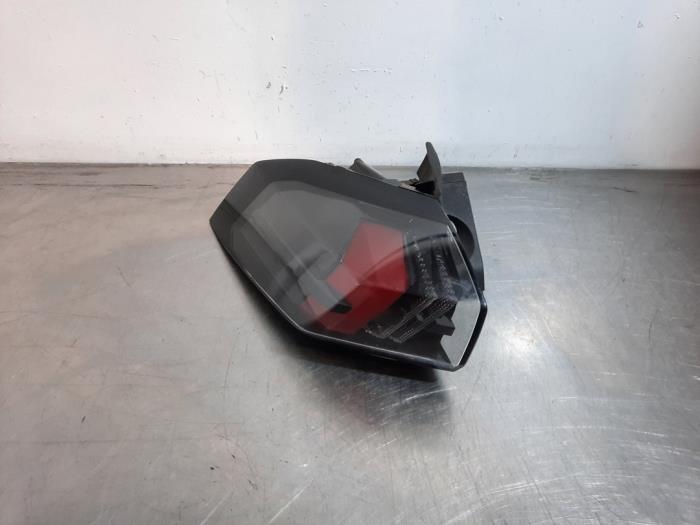 Feu arrière gauche Peugeot 2008