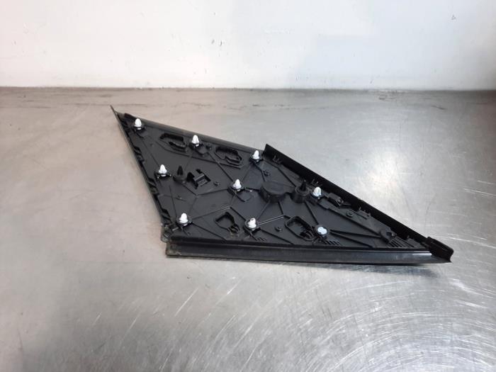 Sierstrip van een Peugeot 2008 (UD/UK/UR/US/UX) 1.5 BlueHDi 130 2023