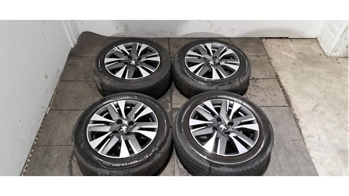 Kit jantes + pneumatiques Peugeot 2008