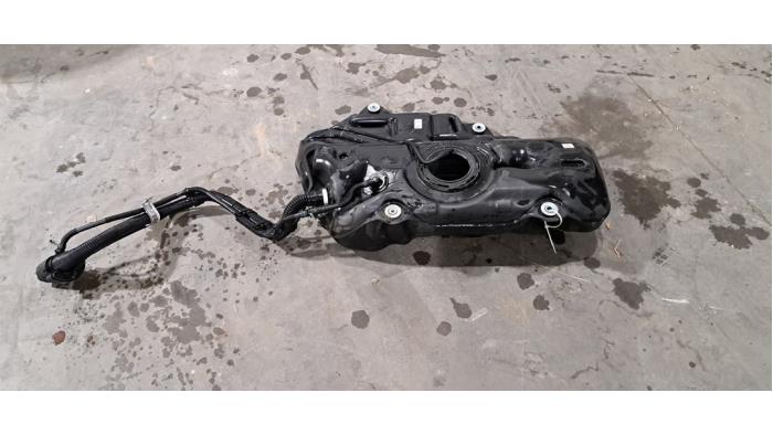 Réservoir de carburant Lexus UX