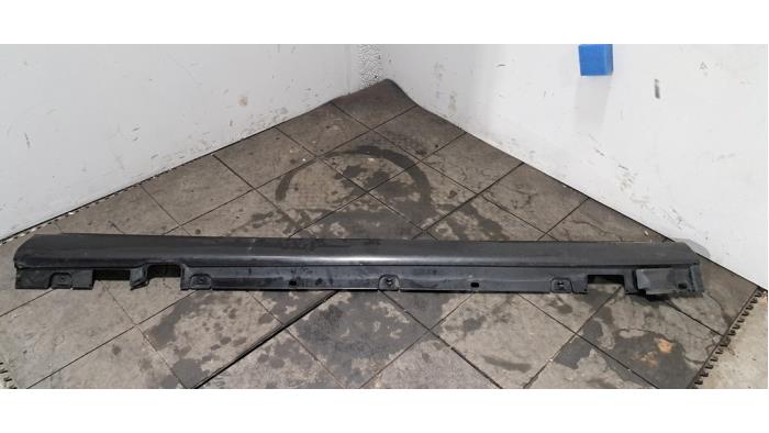 Marche-pied (list de couverture) droite Mercedes E-Klasse