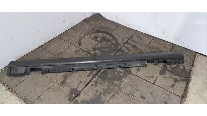 Marche-pied (list de couverture) gauche Mercedes E-Klasse