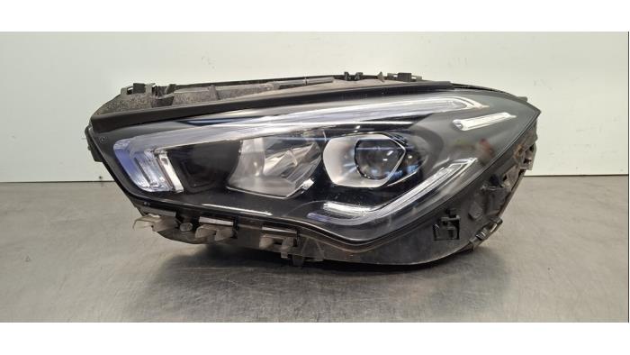 Phare gauche Mercedes CLA