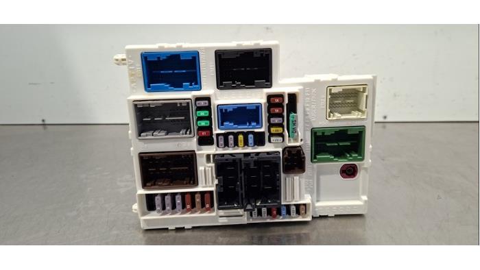 Boîte à fusibles Opel Astra