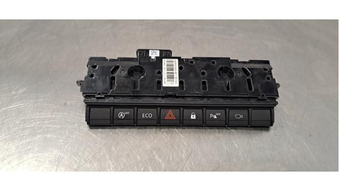 Commutateur éclairage d'urgence Dacia Duster