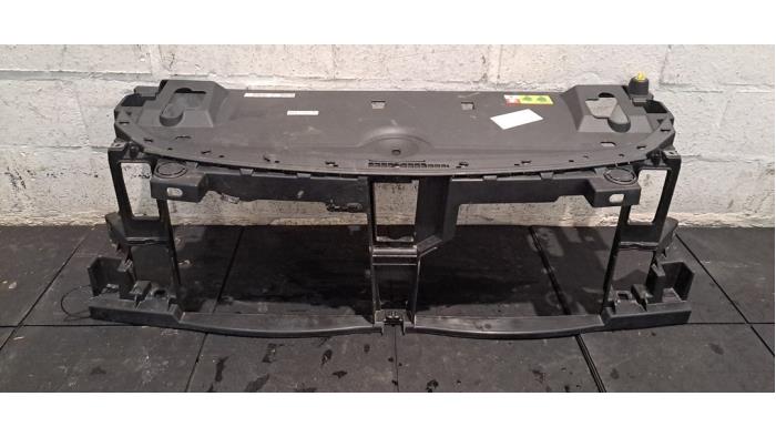 Panneau avant Peugeot 3008