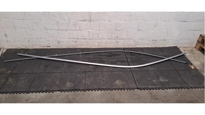 Kit montants de toit Peugeot 5008