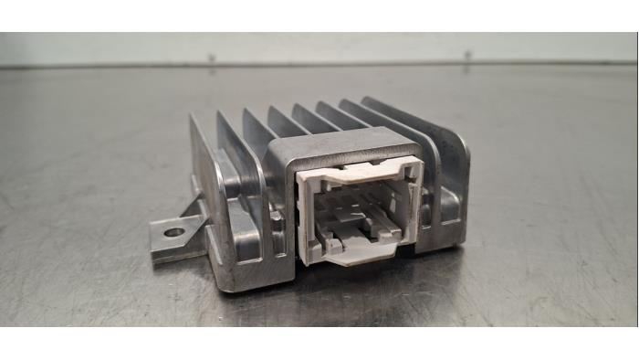 Amplificateur radio Mercedes CLA