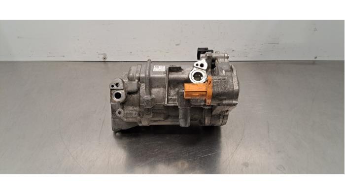 Pompe clim Mercedes CLA