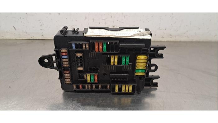 Boîte à fusibles BMW 2-Série