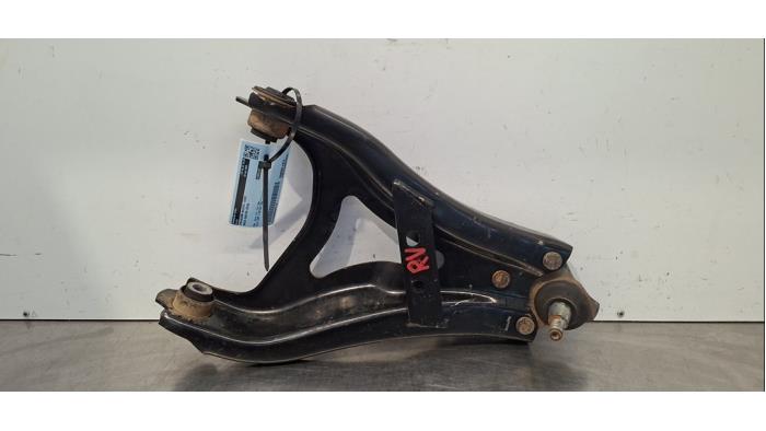 Bras de suspension avant droit Dacia Duster