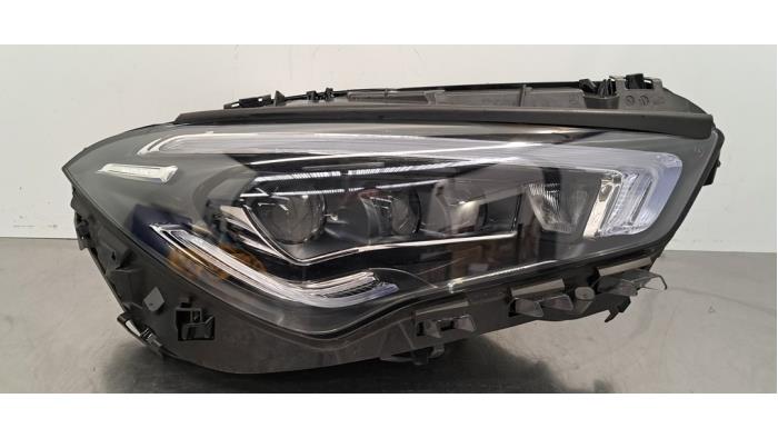 Phare droit Mercedes CLA