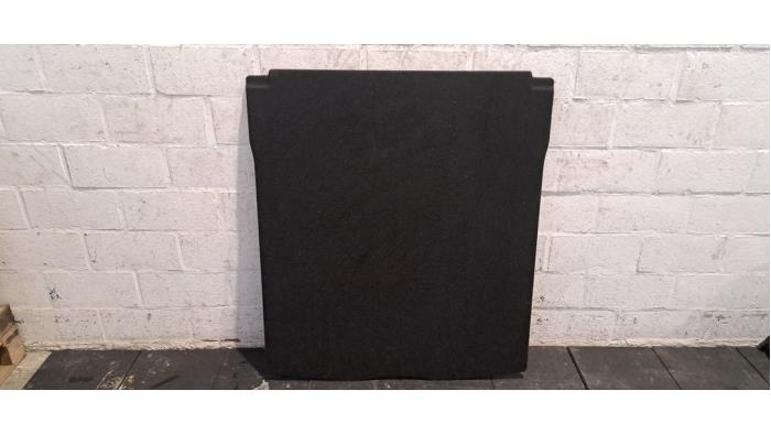 Coffre tapis Mercedes CLA