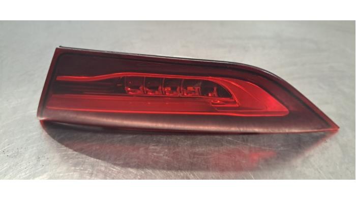 Feu arrière droit Mercedes CLA