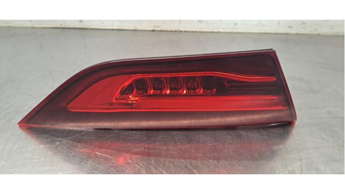 Feu arrière gauche Mercedes CLA