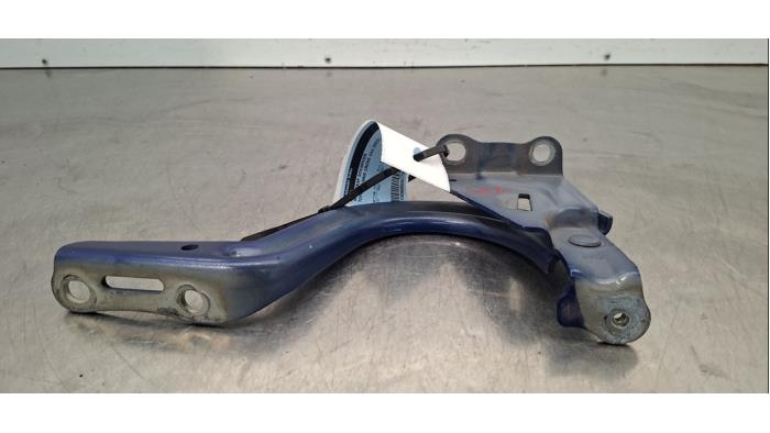 Charnière capot Toyota Yaris Cross