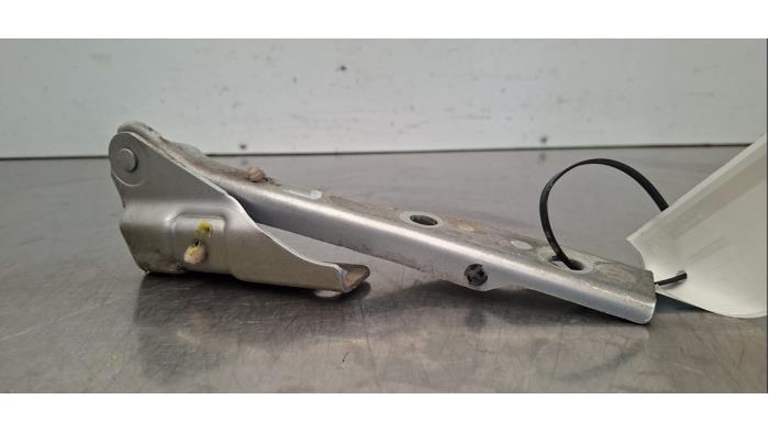 Charnière capot Volkswagen Polo