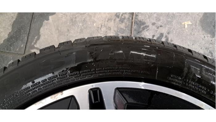 Jante + pneumatique Ford Kuga