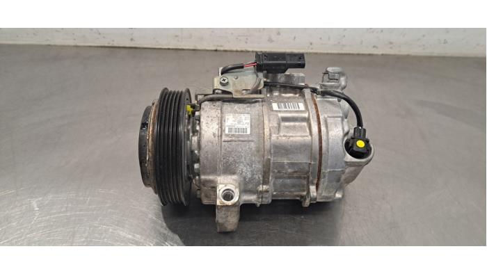 Pompe clim Mercedes CLA