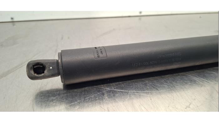 Gasdemper rechts-achter van een Ford Kuga III (DFK) 1.5 EcoBlue 2019