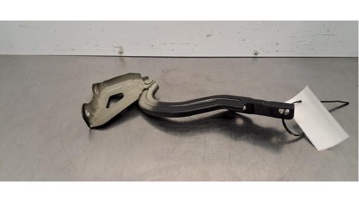 Charnière capot Kia Stonic