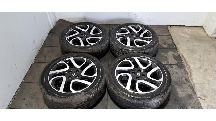 Kit jantes + pneumatiques Renault Captur