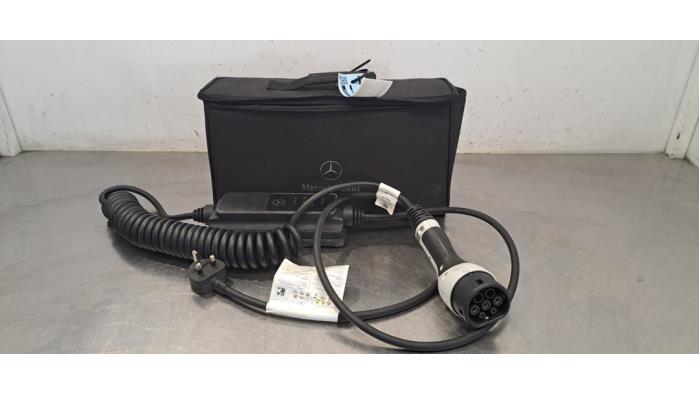 Câble de recharge électrique Mercedes EQA