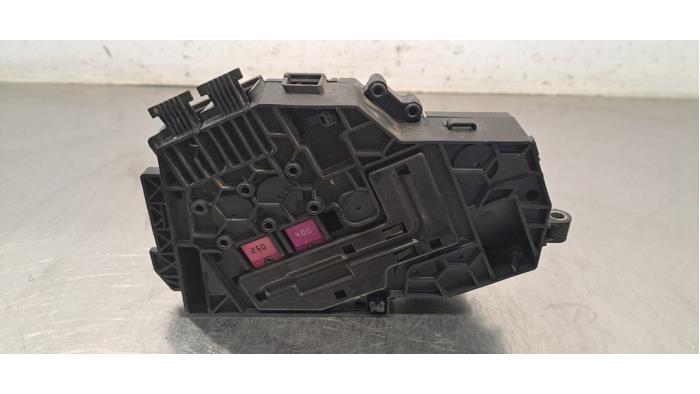 Boîte à fusibles Mercedes EQA