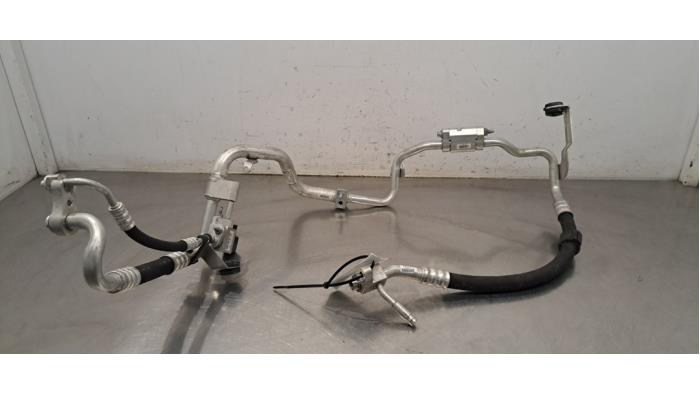 Tuyau clim Mercedes EQA