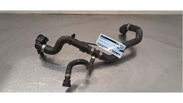 Tuyau radiateur Mercedes EQA