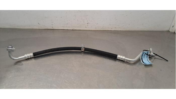 Tuyau clim Mercedes EQA