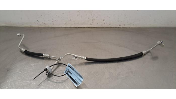 Tuyau clim Mercedes EQA