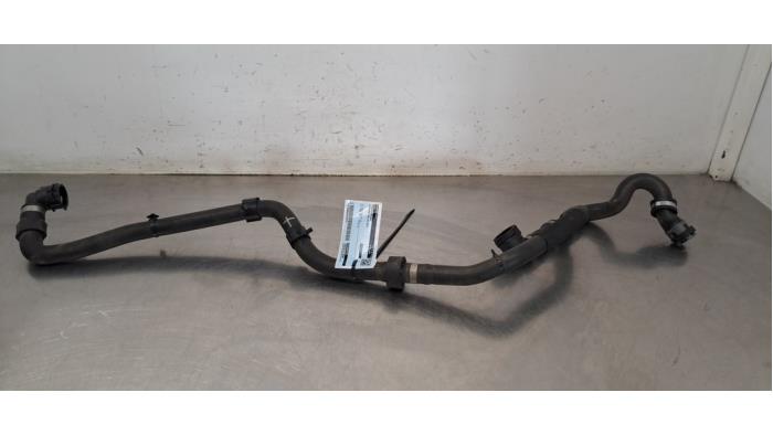 Tuyau radiateur Mercedes EQA