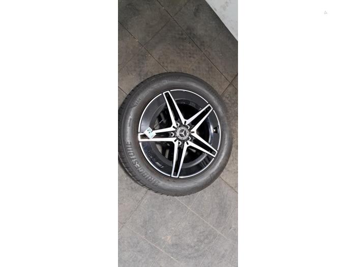 Jante + pneumatique Mercedes EQA