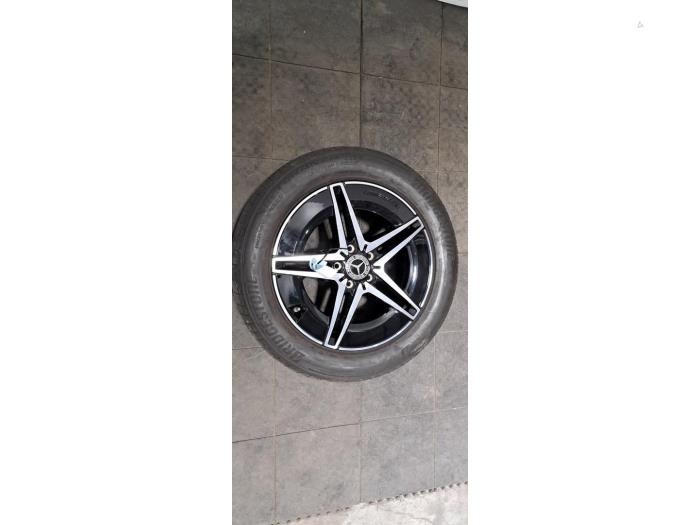 Jante + pneumatique Mercedes EQA