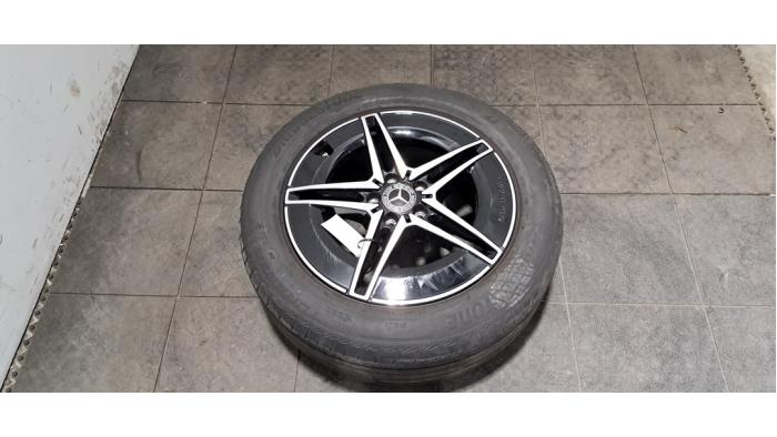 Jante + pneumatique Mercedes EQA