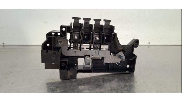 Boîte à fusibles Mercedes EQA