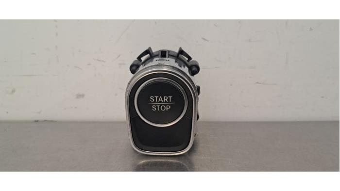 Commutateur marche-arrêt Mercedes EQA