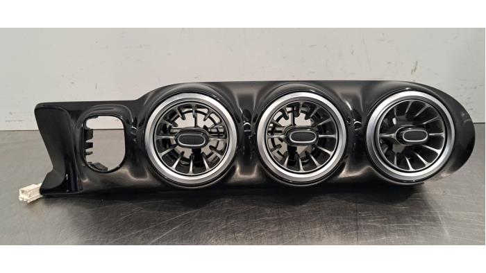 Grille aération tableau de bord Mercedes EQA