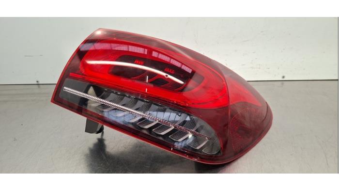 Feu arrière droit Mercedes EQA