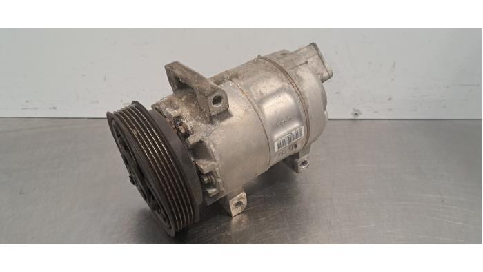 Pompe clim Renault Captur