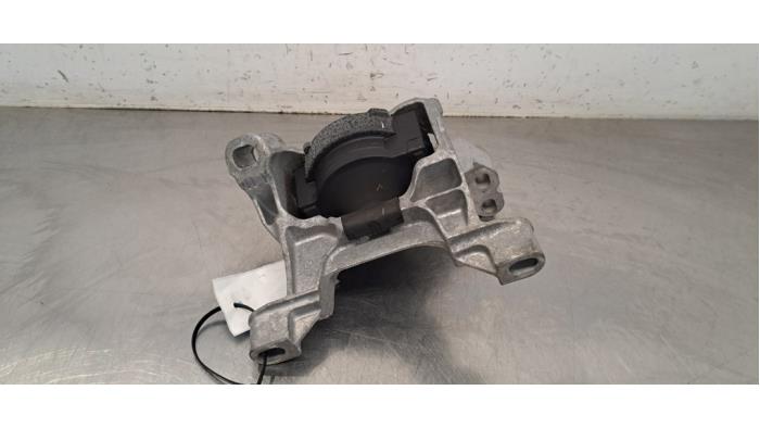 Support moteur Mazda 6.