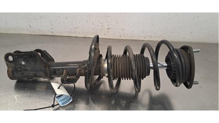 Amortisseur avant gauche Mazda 6.