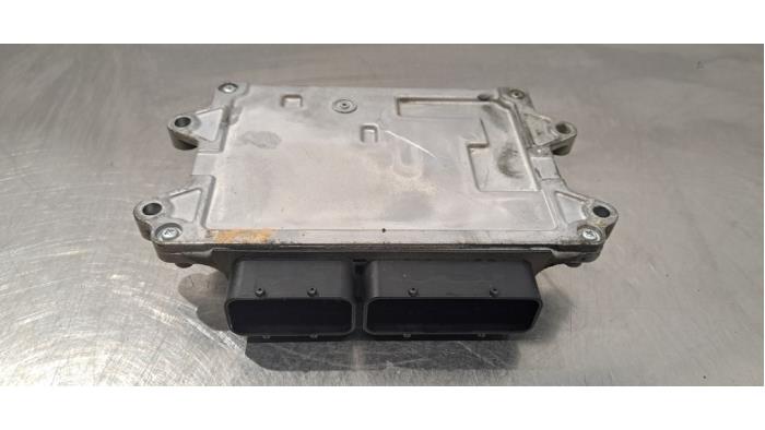 Ordinateur gestion moteur Mazda 6.