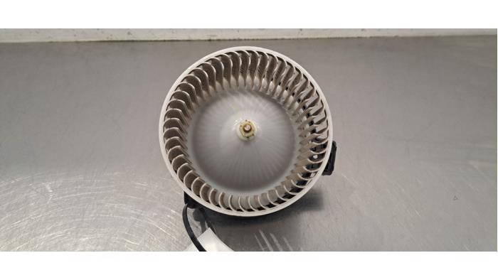 Moteur de ventilation chauffage Mazda 6.