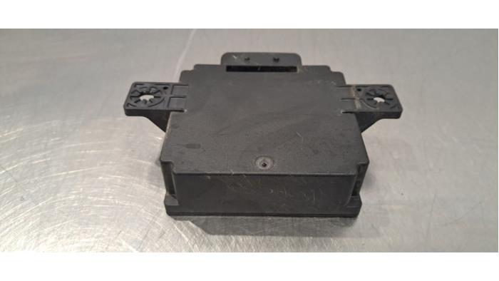 DC/CD convertisseur Mazda 6.