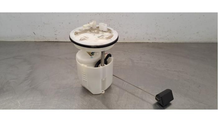 Pompe carburant électrique Mazda 6.