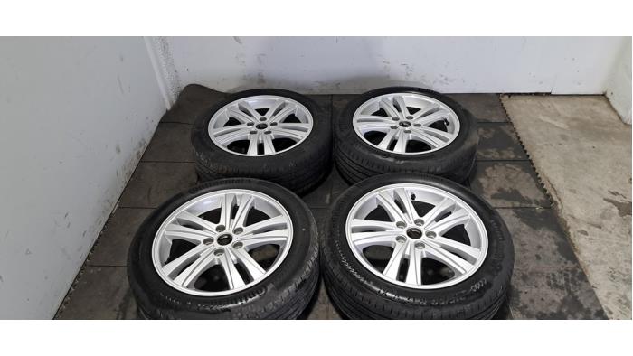 Kit jantes + pneumatiques MG MG4